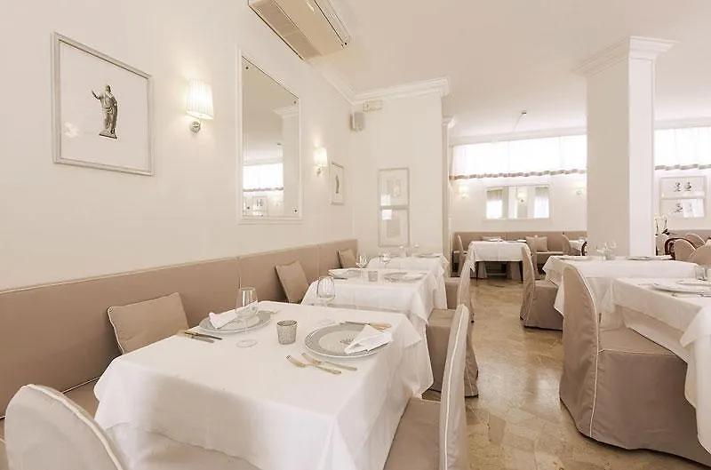 Hotel Plaza Esplanade Lido di Jesolo 3*,