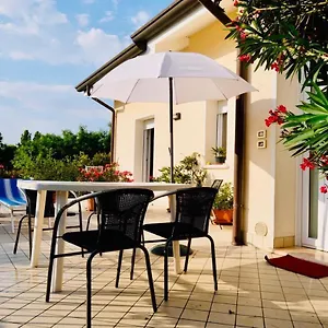 Apartment In Daniela Con Piscina Privata Carraro Immobiliare - Family, Lido di Jesolo