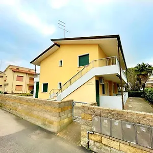 Apartment Daniela Carraro Immobiliare - Family, Lido di Jesolo