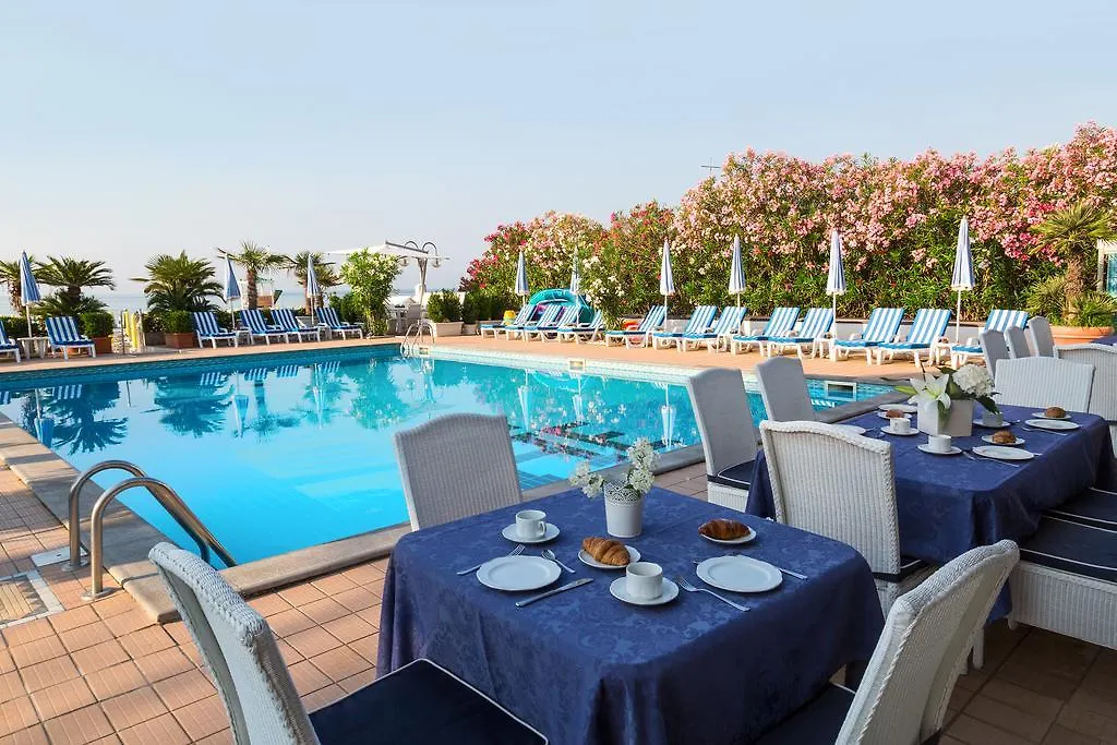 Hotel Plaza Esplanade Lido di Jesolo 3*,  Italy